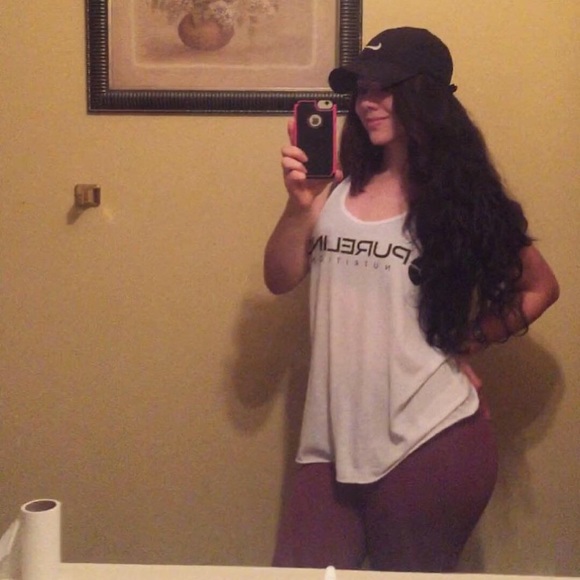 Meet your Posher, Kayla - Picture 3 of 3